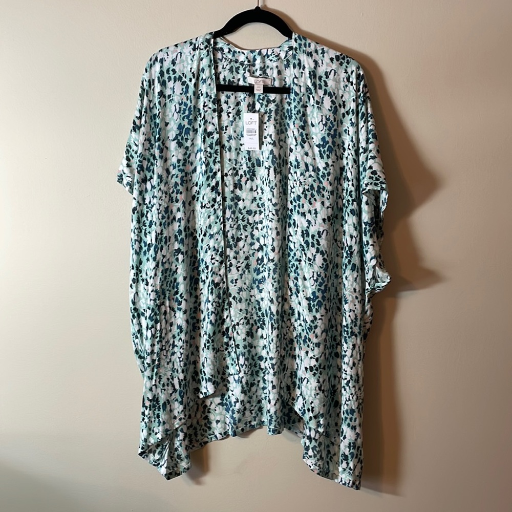LOFT short sleeve kimono. Size M/L